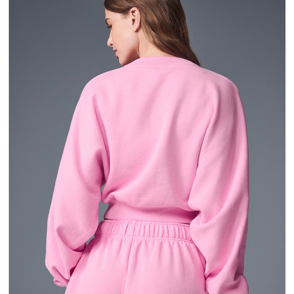 ALO Cropped Accolade Crewneck - Sweet Pink 🩷 - Picture 5 of 5